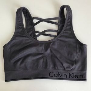 CALVIN KLEIN gray quick dry sports bra crop top M